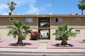 Christown Villa Apartments in Phoenix, AZ - Building Photo - Building Photo