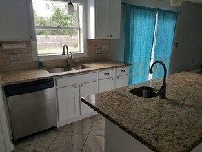 6289 Freeport Dr in Spring Hill, FL - Foto de edificio - Building Photo