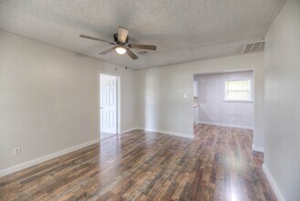 346 Pratt Rd in Livingston, TX - Foto de edificio - Building Photo