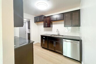 909 SW 48th St in Oklahoma City, OK - Building Photo - Building Photo