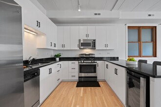 1332 W Madison St in Chicago, IL - Building Photo - Building Photo