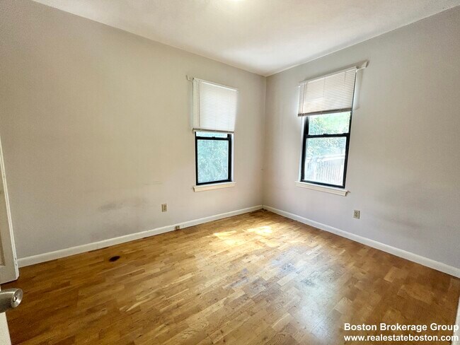 1578 Tremont St, Unit 4 in Boston, MA - Building Photo - Building Photo