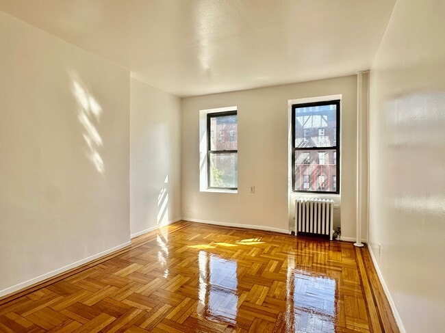 1585 First Avenue