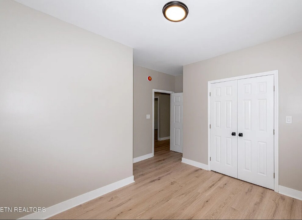 830 Vermont Ave in Knoxville, TN - Building Photo