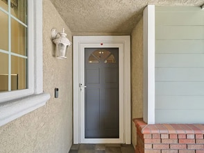 5441 Richmond Ave in Garden Grove, CA - Foto de edificio - Building Photo