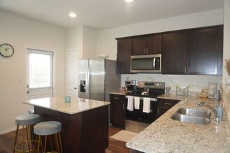 11248 Long Rider in San Antonio, TX - Building Photo - Building Photo