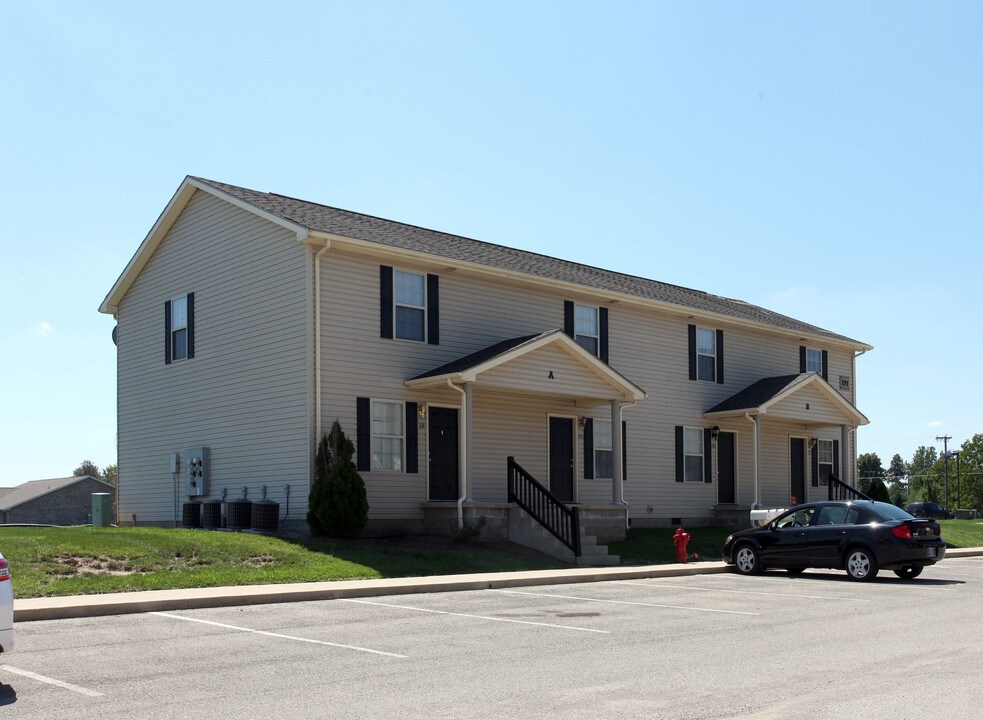 Fox Brook Apartments in Muncie, IN - Building Photo