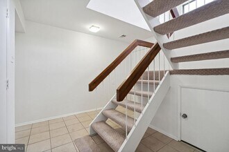 11512 Alcinda Ln in North Potomac, MD - Building Photo - Building Photo