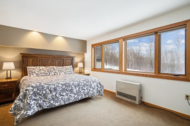 768 E Mountain Rd, Unit Highridge B12 in Killington, VT - Foto de edificio - Building Photo