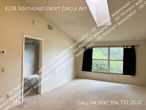 8228 SE Croft Cir in Hobe Sound, FL - Building Photo - Building Photo