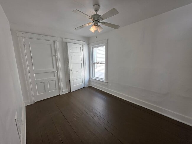 property at 526 W Mulberry St