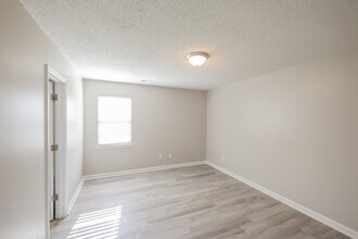 202 Brook Wind Dr in Hazel Green, AL - Building Photo - Building Photo