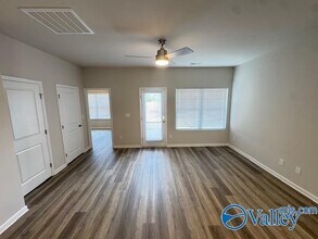 123 Foster Wy Dr in Huntsville, AL - Building Photo - Building Photo