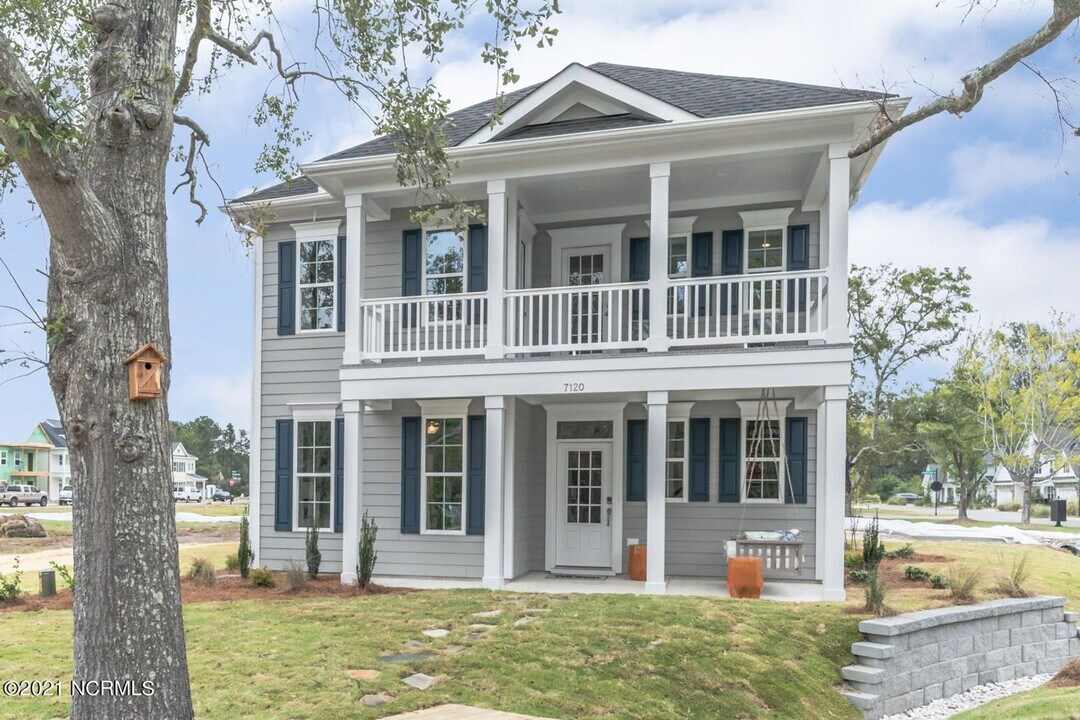 7120 Maple Leaf Dr in Wilmington, NC - Building Photo