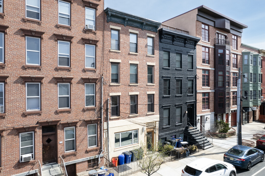 611 Willow Ave in Hoboken, NJ - Building Photo