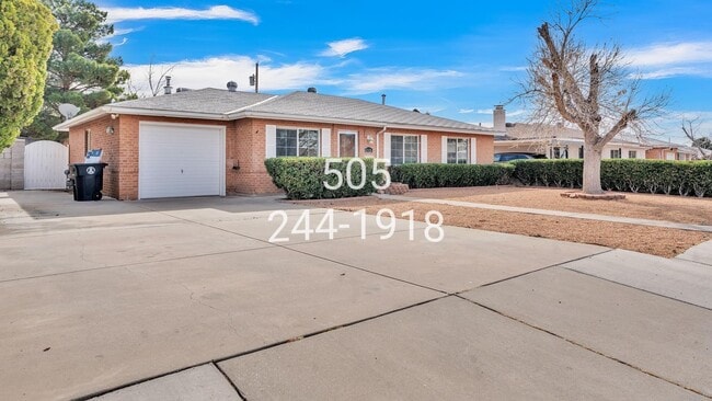 2426 Hendola Dr NE in Albuquerque, NM - Building Photo - Building Photo