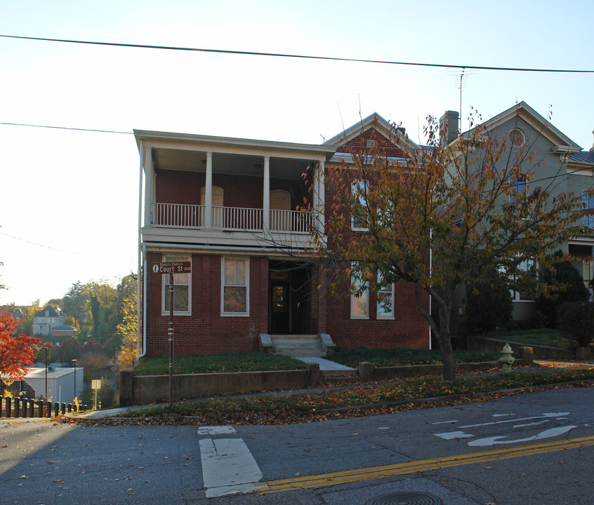 1021 Court St in Lynchburg, VA - Building Photo