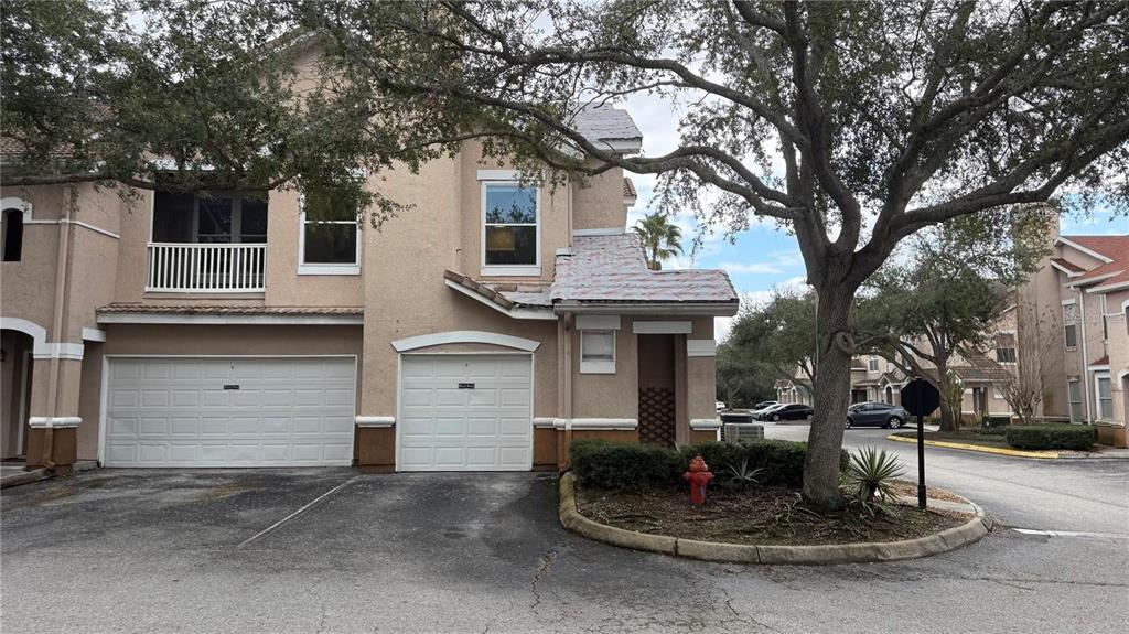 10414 Villa View Cir in Tampa, FL - Building Photo