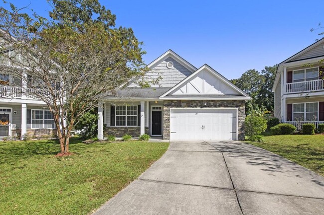 property at 225 Mazyck Greens Ct