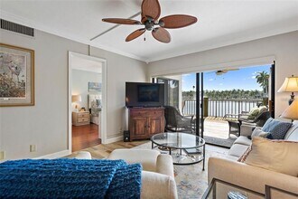 6277 Bahia Del Mar Blvd S in St. Petersburg, FL - Building Photo - Building Photo