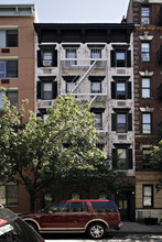 323 E 21st St in New York, NY - Foto de edificio - Building Photo