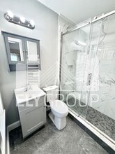 10 Spruce St, Unit 2 in Clinton, MA - Building Photo - Building Photo