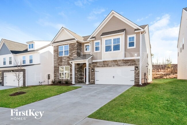 562 Hillpark Ln in Greer, SC - Foto de edificio - Building Photo