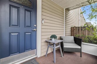 6914 N Lynn Ave in Tampa, FL - Building Photo - Building Photo