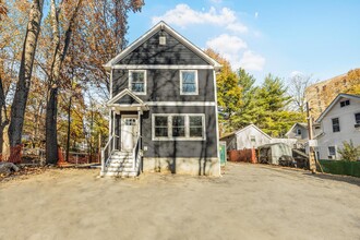 23 Gatto Dr-Unit -1 in Mt Kisco, NY - Foto de edificio - Building Photo