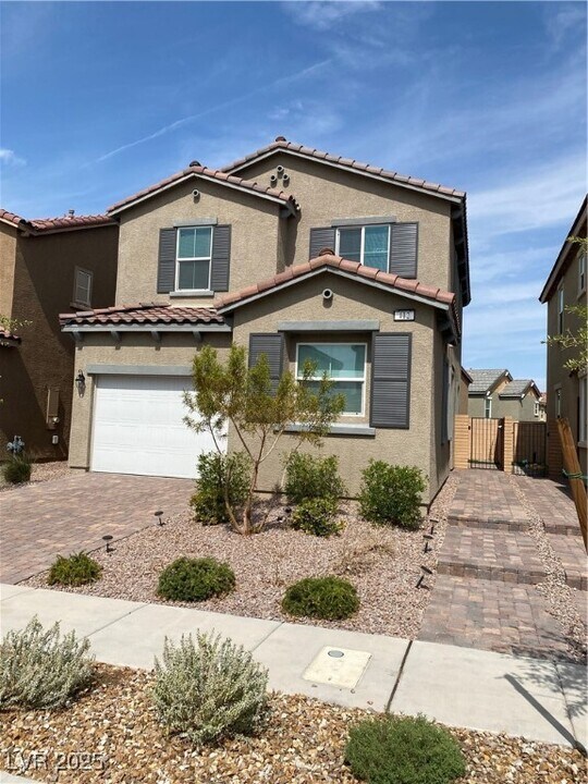 412 Desert Cadence St in Henderson, NV - Building Photo
