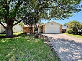 1906 Surrey Dr in Round Rock, TX - Building Photo