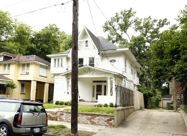 105 Evergreen St in Memphis, TN - Building Photo - Building Photo