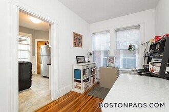 137 Columbia St in Cambridge, MA - Building Photo - Building Photo