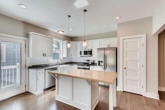 1110 Chester Ave in Nashville, TN - Foto de edificio - Building Photo