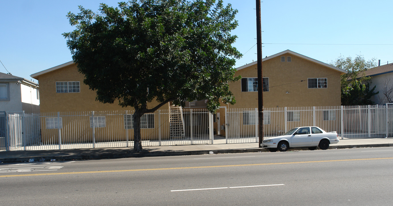 4214 Avalon Blvd in Los Angeles, CA - Building Photo