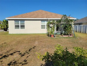 7119 58th Terrace E in Palmetto, FL - Building Photo - Building Photo