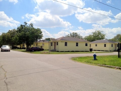 3910 Campbell St in Houston, TX - Building Photo