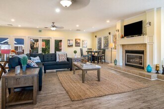 Cedar Springs Apartments in Raleigh, NC - Foto de edificio - Building Photo