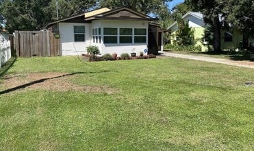 3826 Rilma Ave in Sarasota, FL - Foto de edificio - Building Photo