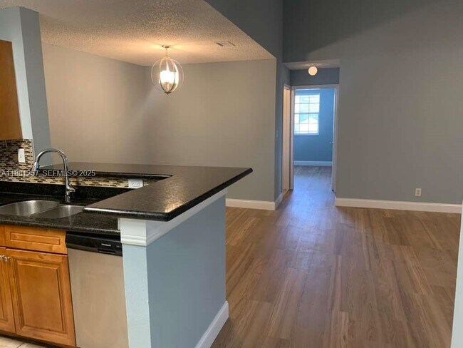 11295 W Atlantic Blvd in Coral Springs, FL - Building Photo - Building Photo