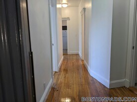 151 Park Dr, Unit 34 in Boston, MA - Building Photo