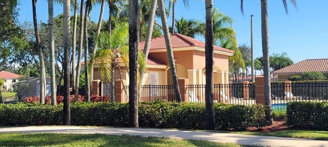 3478 Briar Bay Blvd in West Palm Beach, FL - Building Photo - Building Photo