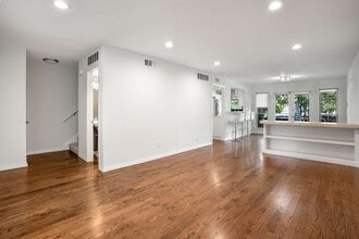 7615 Woodthrush Dr in Dallas, TX - Foto de edificio - Building Photo