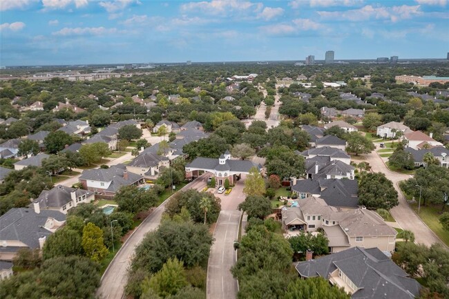 2018 Mystic Arbor Ln in Houston, TX - Foto de edificio - Building Photo