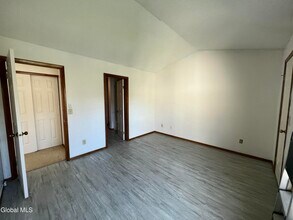4607 Foxwood Dr S in Clifton Park, NY - Building Photo - Building Photo