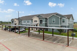 Lockhart Springs in Lockhart, TX - Building Photo