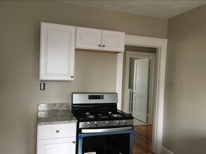 48 South Crescent Circuit, Unit 2 in Boston, MA - Building Photo - Building Photo