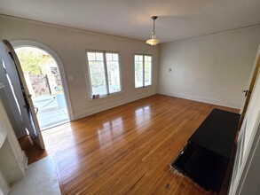 124-128 Breeze Ave in Los Angeles, CA - Building Photo - Building Photo
