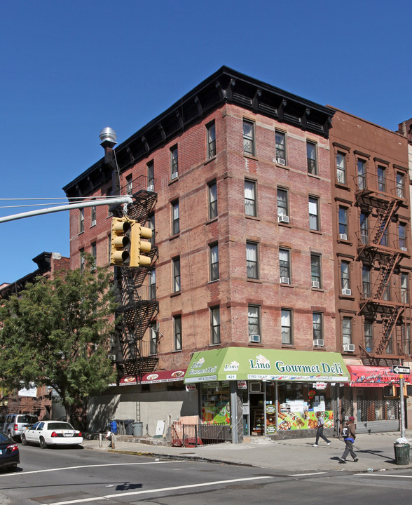 419-421 Malcolm X Blvd in New York, NY - Foto de edificio