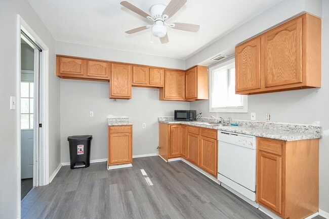 property at 4905 Donovan Dr